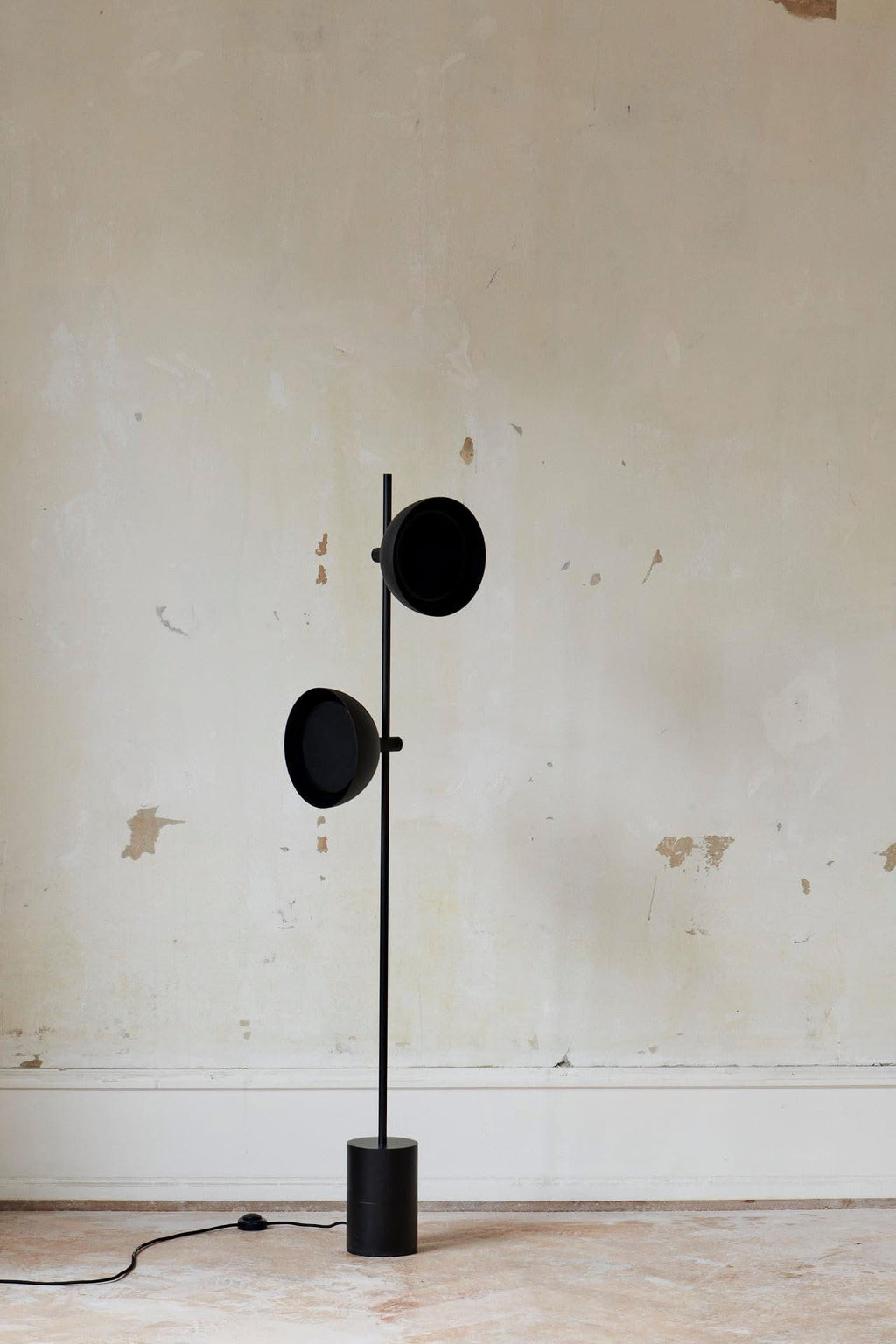 STUDIO FLOOR LAMP